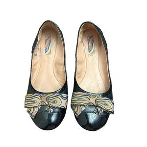 Paul Smith black leather round toe ballet flats with black patent leather trim,
